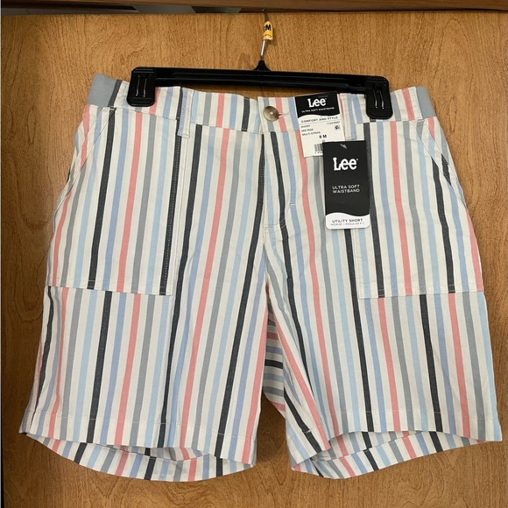 Lee mid rise Utility Short Size 8 (M)